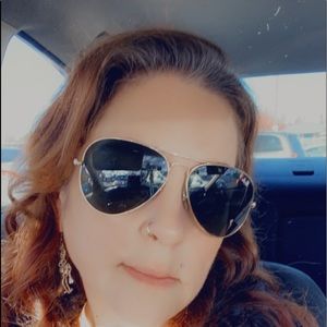 Meet your Posher, Liz